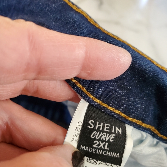 SHEIN Curve Ripped Jean Shorts size 2XL - Picture 10 of 14